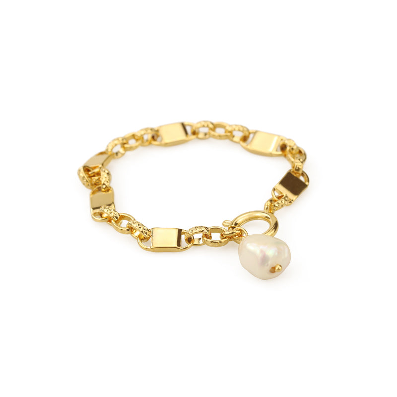 Elegant Pearl Pendant Bracelet