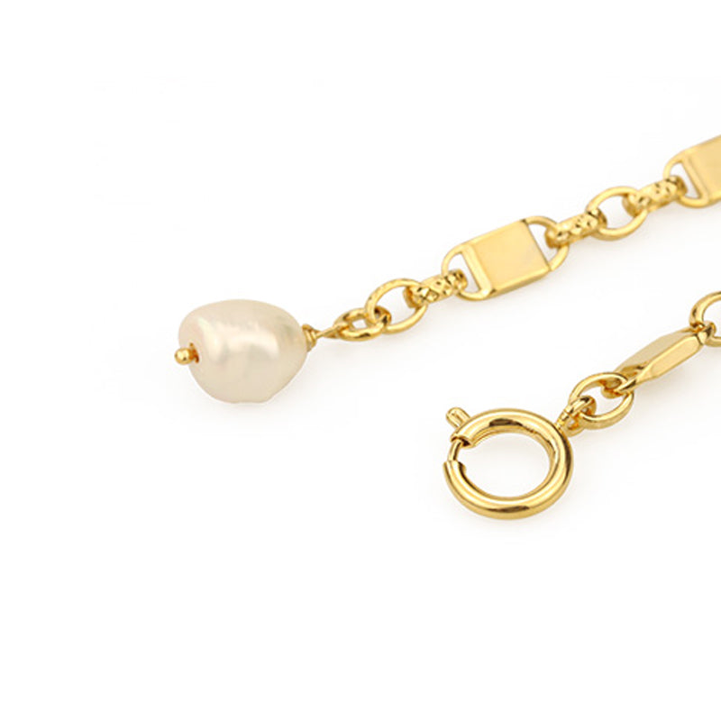 Elegant Pearl Pendant Bracelet