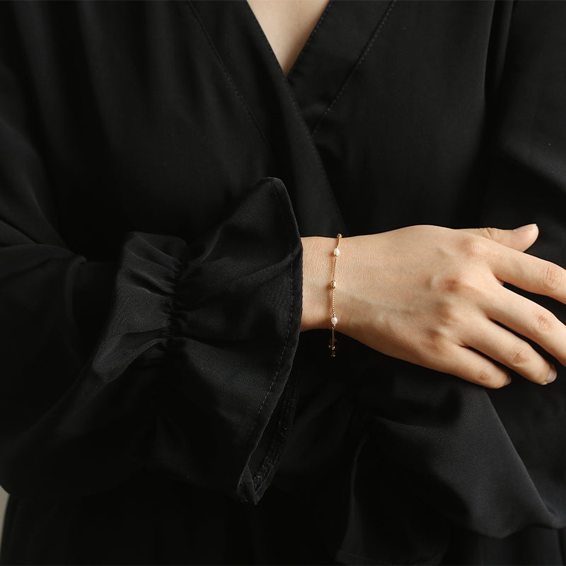 Versatile Fishhook Pearl Bracelet