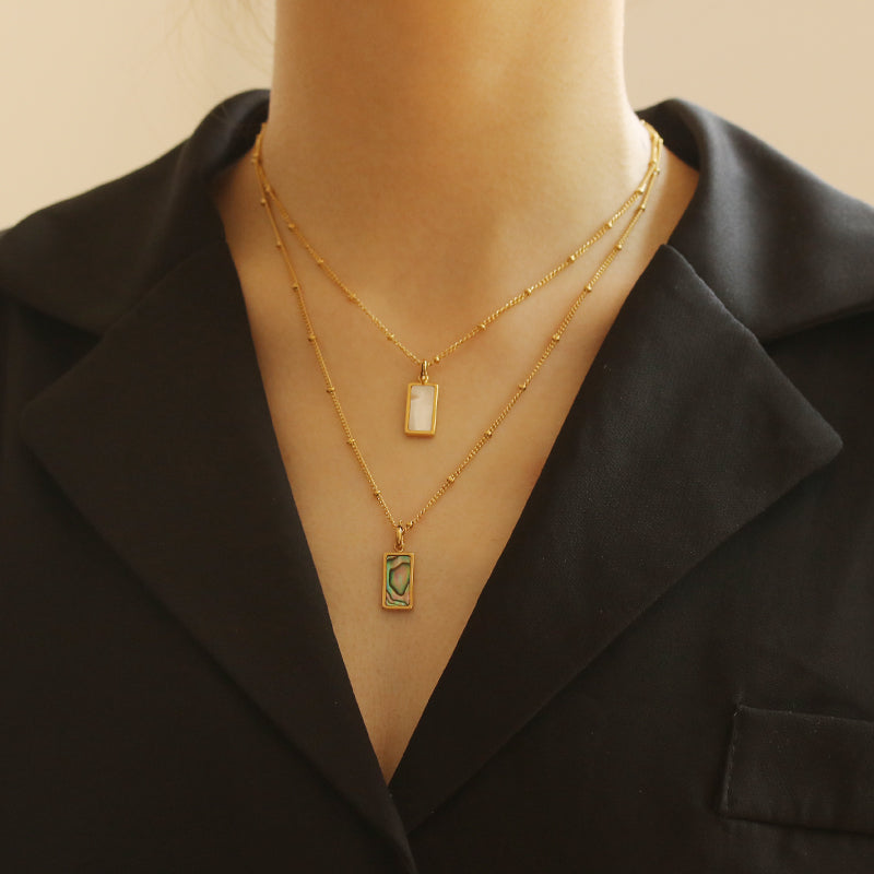Elegant Malachite Shell Pendant Necklaces